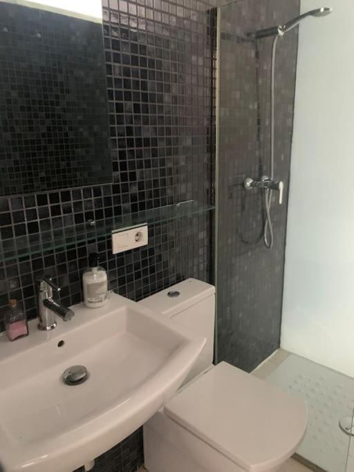 그라나다 Spacious Loft / Literally At The Foot Of Alhambra 아파트 외부 사진